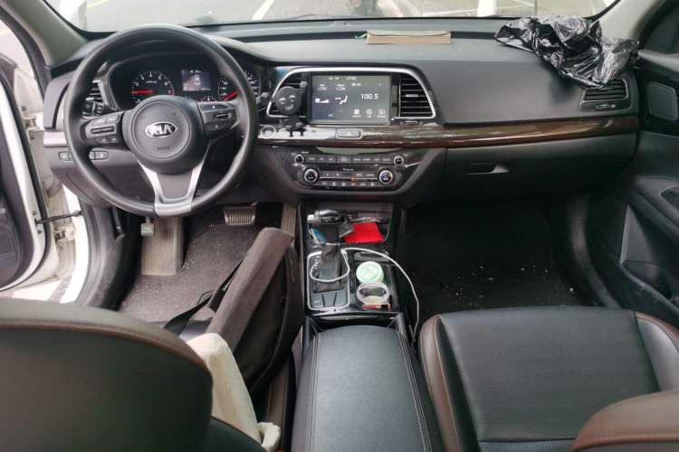 Used Kia K3 (Kai Shen) 2017 1.8L Automatic GLS Center Console