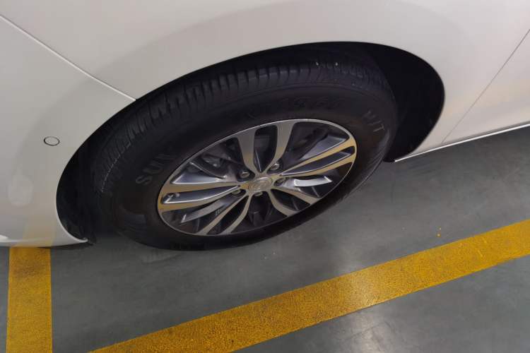 Used Buick GL8 2022 ES Landtrek 653T Luxury Edition Exterior 4