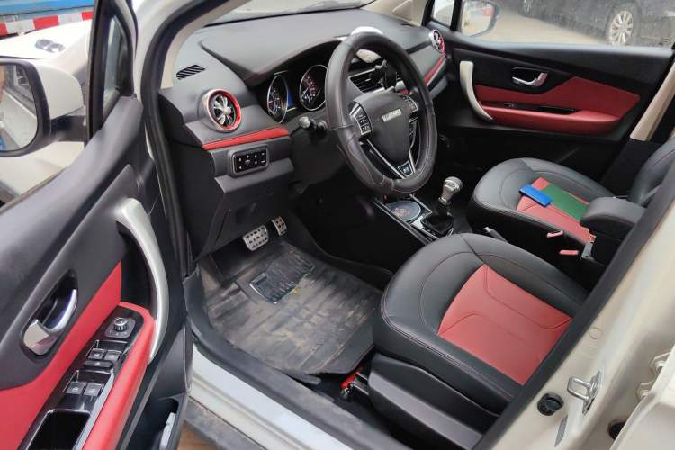 Used Haval H1 2016 Revised Version Blue Badge 1.5L AMT Standard Edition Driver Seat