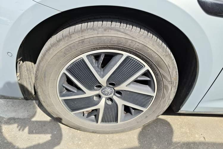 Used BYD Qin L 2025 DM-i Smart Drive 120KM Superior Model
