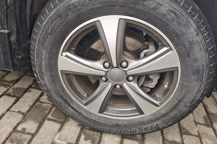 Used Haval H6 2016 Upgraded Model 1.5T Manual Two-Wheel Drive Elite Version
