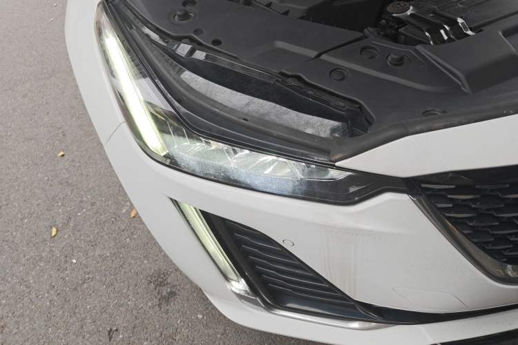 Used Cadillac CT5 2022 28T Luxury Edition Right Front Headlight