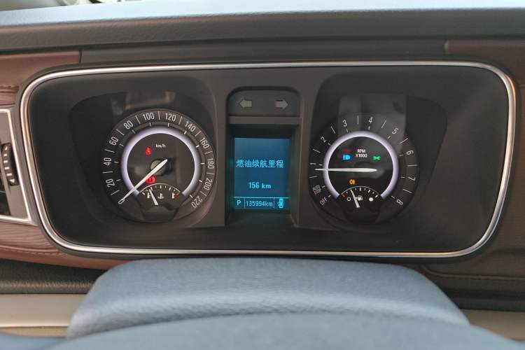 Used Buick GL8 2018 28T Luxury Model China VI Standard
