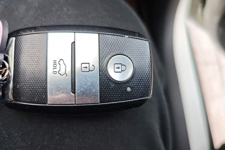 Used Kia kx1 Stonic 2019 1.4L Automatic Fun Edition China VI Vehicle Key