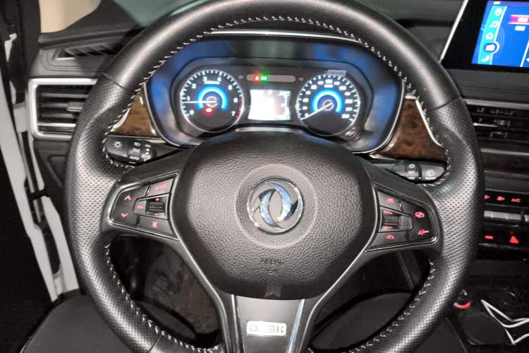 Used Dongfeng Fengon 580 2017 1.5T CVT Smart Style Model
