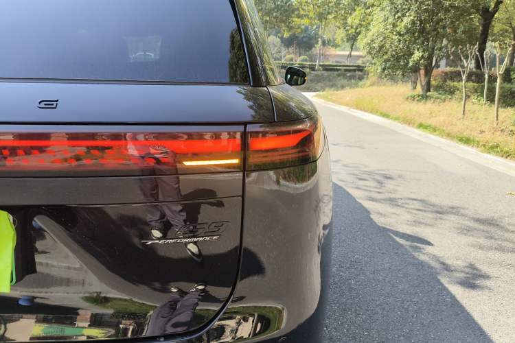 Used XPeng G9 2025 680 Ultra-Long Range All-Wheel Drive Max Exterior 6