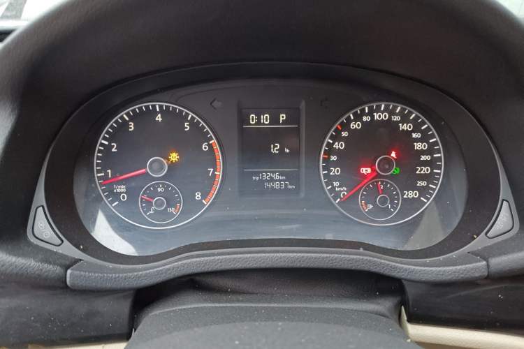 Used Volkswagen Passat 2013 1.8TSI DSG Prestige Edition Odometer Close Up