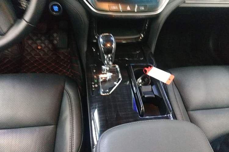 Used Toyota Crown 2015 2.0T Fashion Edition Gear Lever