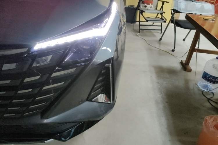 Used CHANGAN UNI-Z New Energy 2024 Blue Whale Smart Electric iDD 125km Leading Model Left Front Headlight