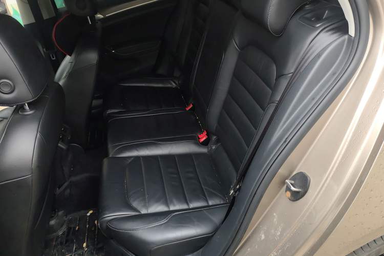 Used Volkswagen Golf 2015 1.4TSI Automatic Luxury Model
