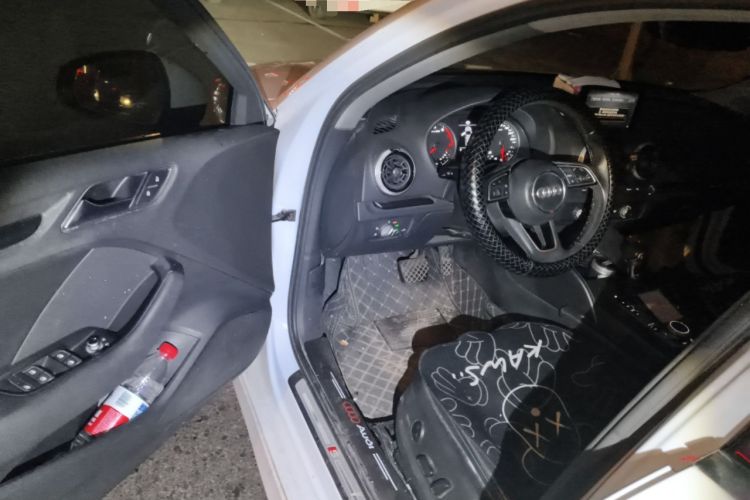 Used Audi A3 2019 Limousine 35 TFSI Fashion Edition China VI Emission Standard Driver Seat