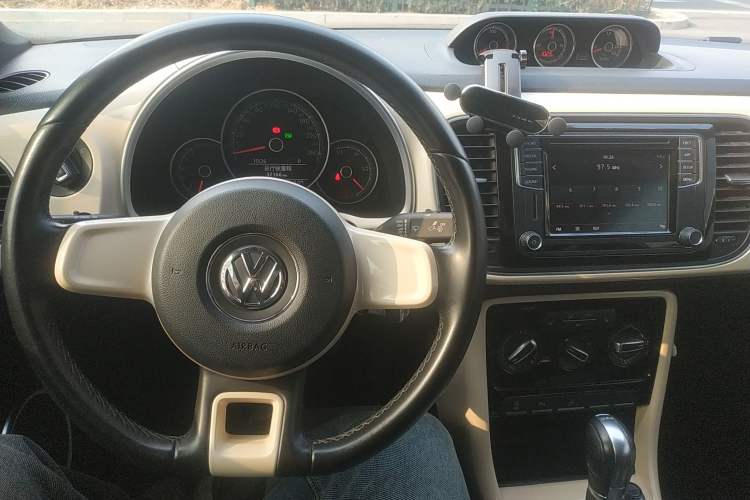 Used Volkswagen Beetle 2018 180TSI Joyful Orange Edition
