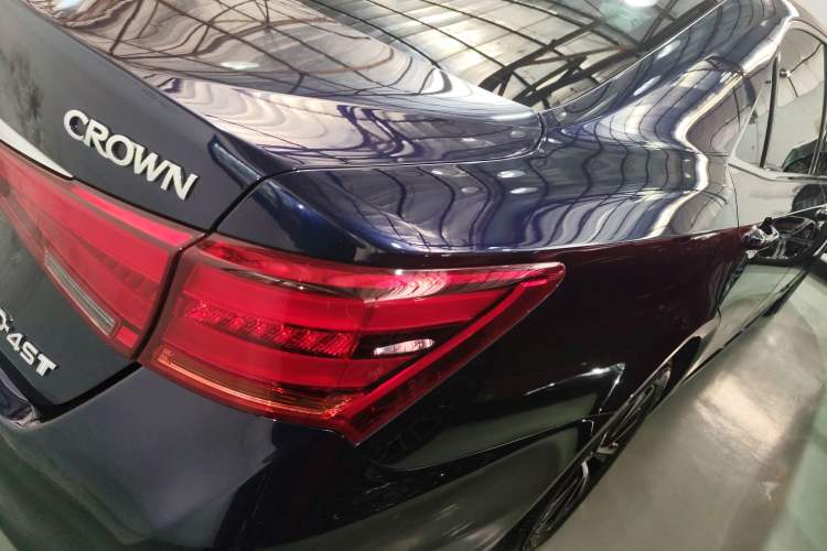 Used Toyota Crown 2018 2.0T Fashion Edition
