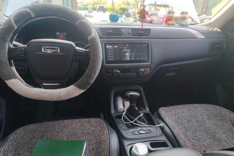 Used Qoros 5 2018 Revised Version 1.6T Automatic Leading Edition Center Console