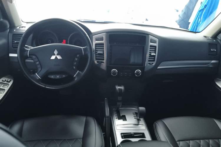 Used Mitsubishi Pajero 2020 3.0L Automatic Standard Edition