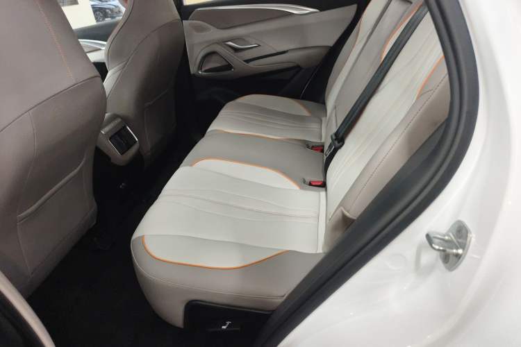 Used BYD Song Pro New Energy 2024 HONOR Edition DM-i 71KM Navigation Model