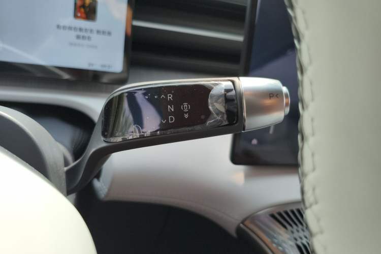 Used XPeng X9 2026 Model Pure Electric 650 UltraSE Gear Lever