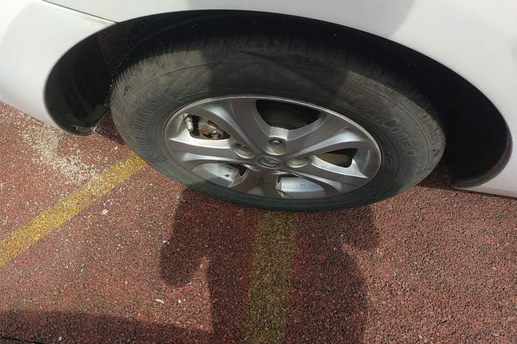 Used Mazda 3 2015 Sedan 1.6L Manual Comfort Model Right Rear Wheel Hub