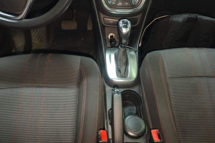 Used Buick Encore 2015 1.4T Automatic Two-Wheel Drive Urban Elite Version Gear Lever