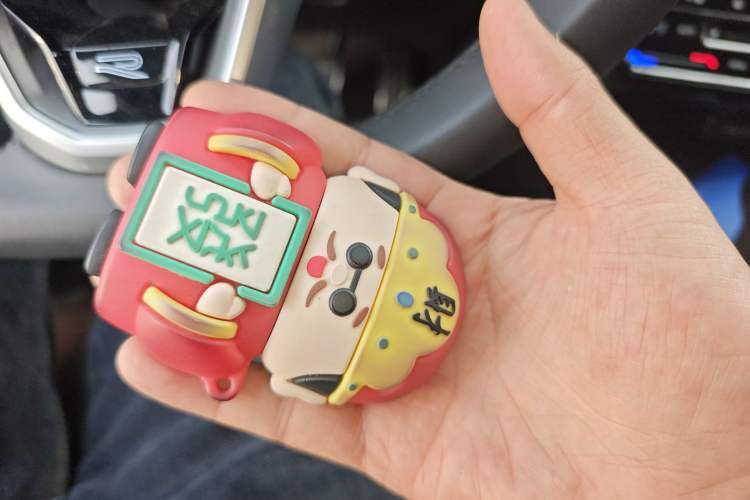 Used Volkswagen T-ROC 2025 Facelift Model 2 300TSI DSG Two-Wheel Drive Chenguang Edition Vehicle Key