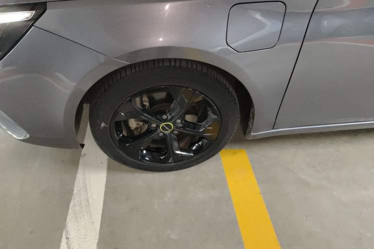 Used Roewe i6 MAX New Energy 2020 1.5T PHEV Cool & Stylish Skyroof Edition
