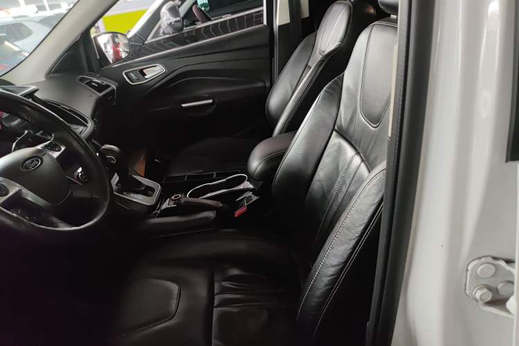 Used Ford Kuga 2013 2.0L GTDi Four-Wheel-Drive Sport Model Left Front Seat