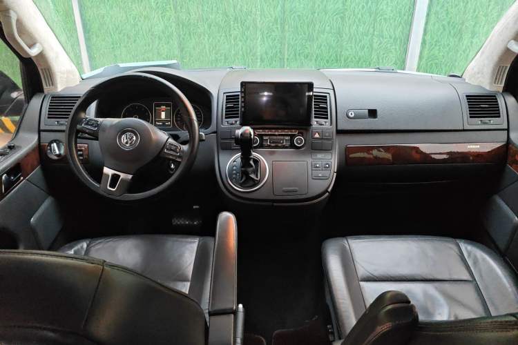 Used Volkswagen Multivan 2012 2.0 TSI Two-Wheel-Drive Luxury Edition