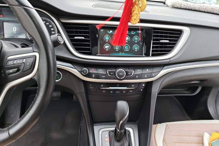 Used Buick Excelle GX 2018 18T Automatic Flagship Model Audio And AC Panel