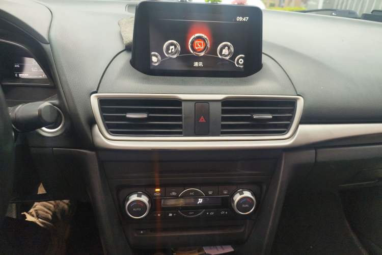 Used Mazda 3 Axela 2017 Sedan 1.5L Automatic Luxury Model Emission Standard China V
