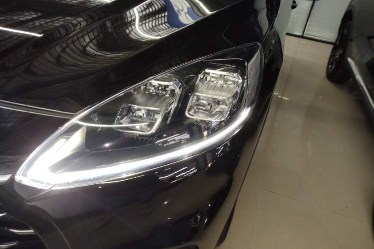 Used Ford Escape 2020 EcoBoost 245 Two-Wheel-Drive Titanium Edition