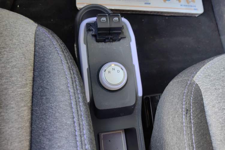 Used Chery QQ Ice Cream 2022 120km Conical Shape Lithium Iron Phosphate
