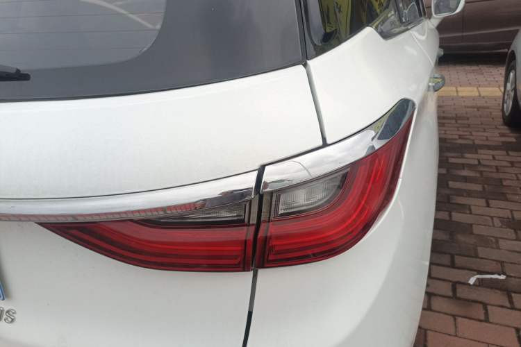 Used BYD Song MAX 2017 1.5T Automatic Smart Connect Prestige 7-Seater
