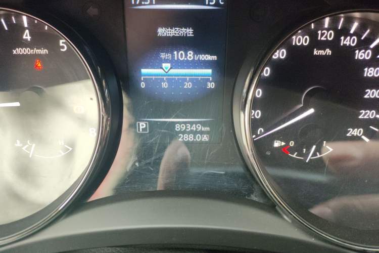 Used Nissan Qashqai 2016 2.0L CVT Luxury Edition Odometer Close Up