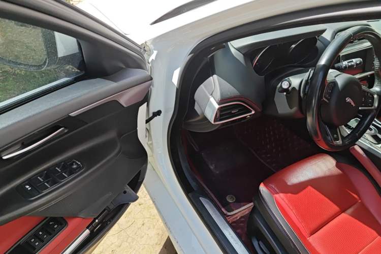 Used Jaguar XE 2015 2.0T 200 PS R-Sport