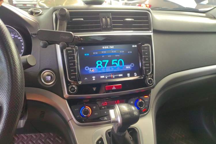 Used Haval M6 2019 1.5T DCT Two-Wheel Drive Elite Version China VI Standard