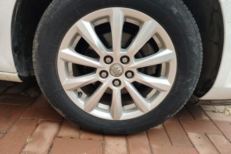 Used Buick GT 2013 GT 1.6L Manual Entry-Level Model Right Front Wheel Hub