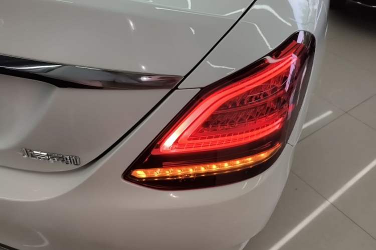 Used Mercedes-Benz C-Class 2019 Restyled C 260 L Sport Edition Exterior 3