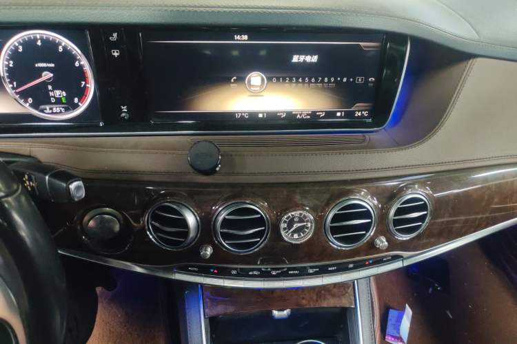 Used Mercedes-Benz S-Class 2014 S 400 L Prestige Edition Audio And AC Panel