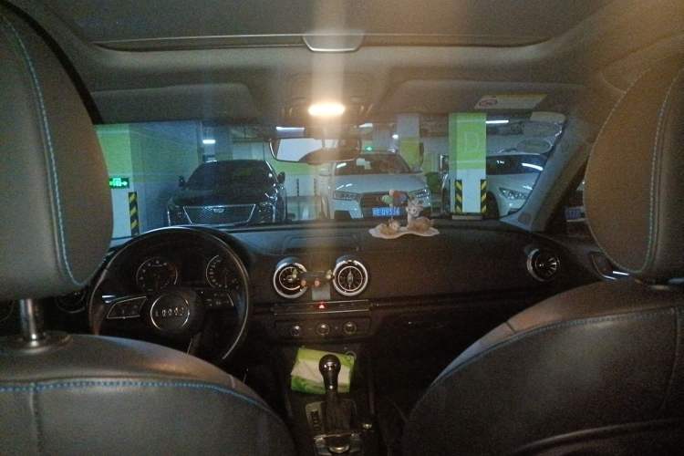 Used Audi A3 2019 Sportback 35 TFSI Fashion Edition China VI Emission Standard Headliner