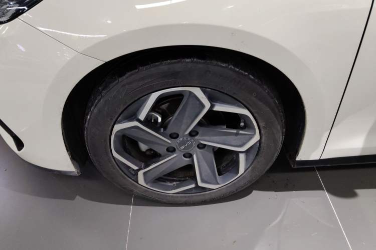 Used BYD Seal 06 New Energy 2024 DM-i 120KM Flagship Model Exterior 4