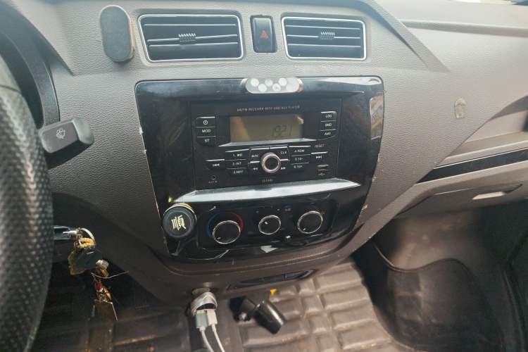 Used New Gonow Shuailing 2022 Standard Range with 41.64 kWh Lishen Power Audio And AC Panel