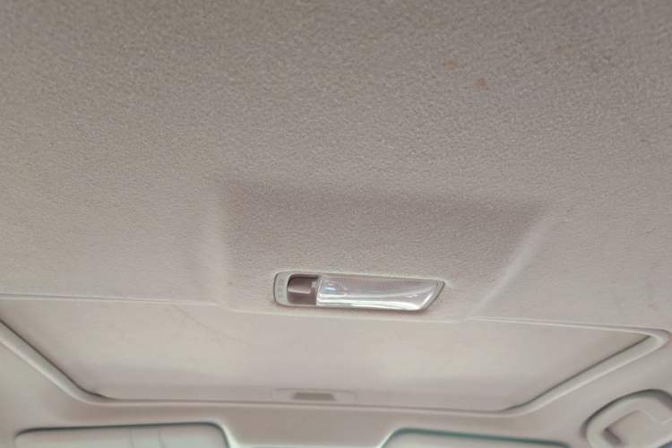 Used Nissan Tiida 2016 1.6L CVT Cool Dynamic Edition Headliner