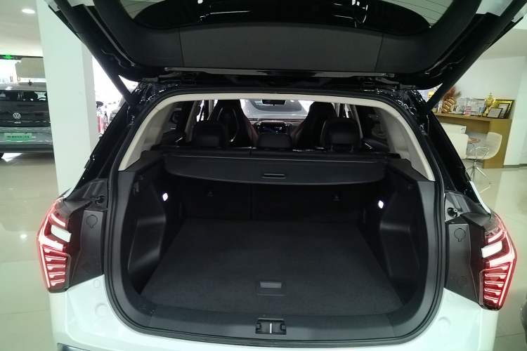 Used Hongqi HS3 2023 1.5T Two-Wheel Drive Shanwei Edition
