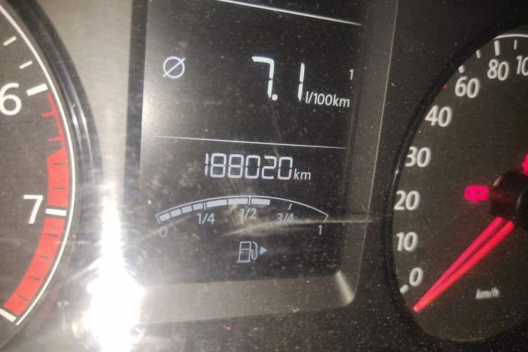 Used Volkswagen Lavida 2013 Revised Classic 1.6L Manual Fashion Edition Odometer Close Up