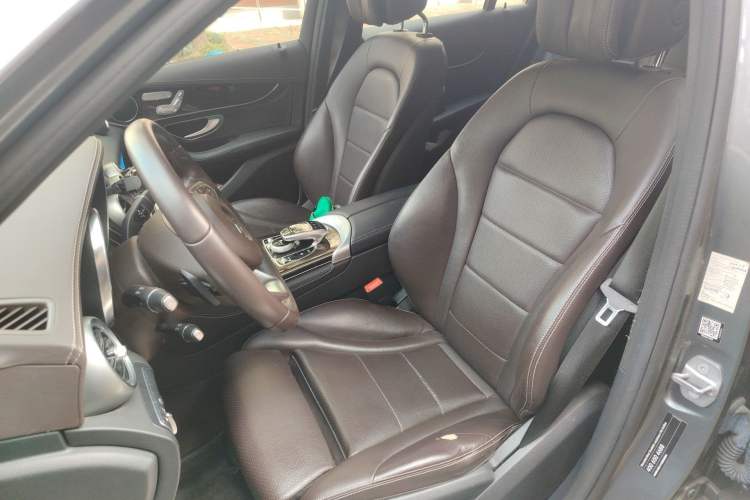 Used Mercedes-Benz GLC 2017 GLC 260 4MATIC Luxury Model
