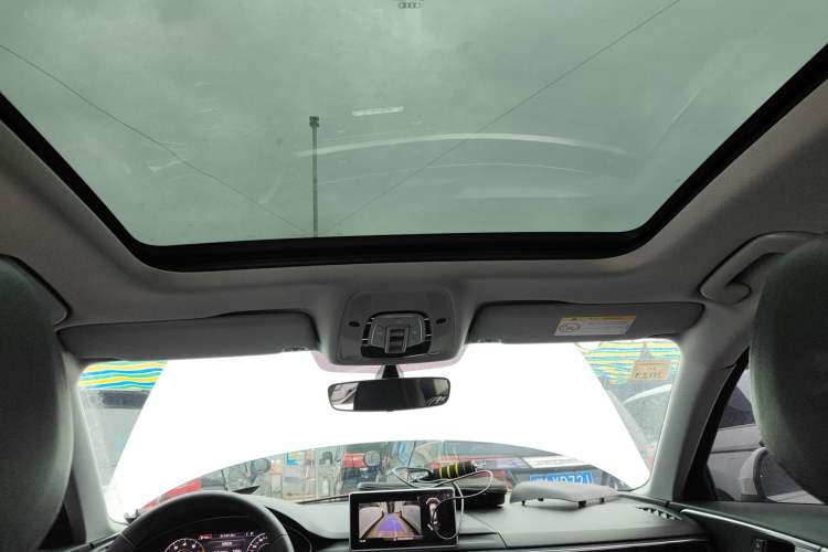 Used Audi A4L 2019 40 TFSI Fashion Edition China VI Emission Standard Headliner
