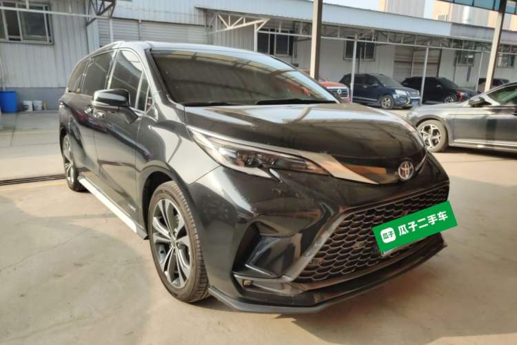 Used Toyota Granvia 2023 2.5L Hybrid Prestige VIP Edition
