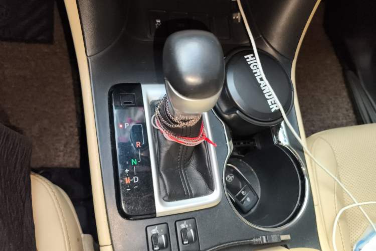 Used Toyota Highlander 2015 2.0T Two-Wheel Drive Luxury Edition 7 Seats
