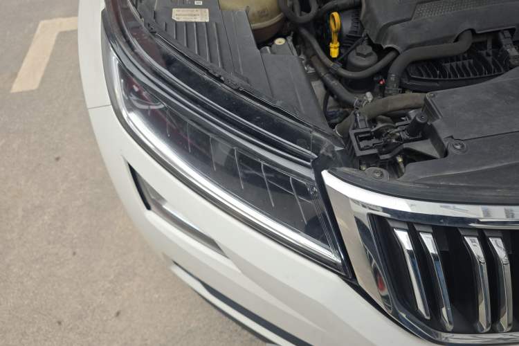 Used Skoda Kodiaq 2017 TSI330 7-Seater Two-Wheel-Drive Luxury Edition Right Front Headlight