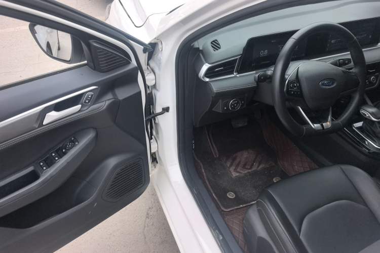 Used Ford Escort 2021 1.5L Automatic Diamond Edition Driver Seat